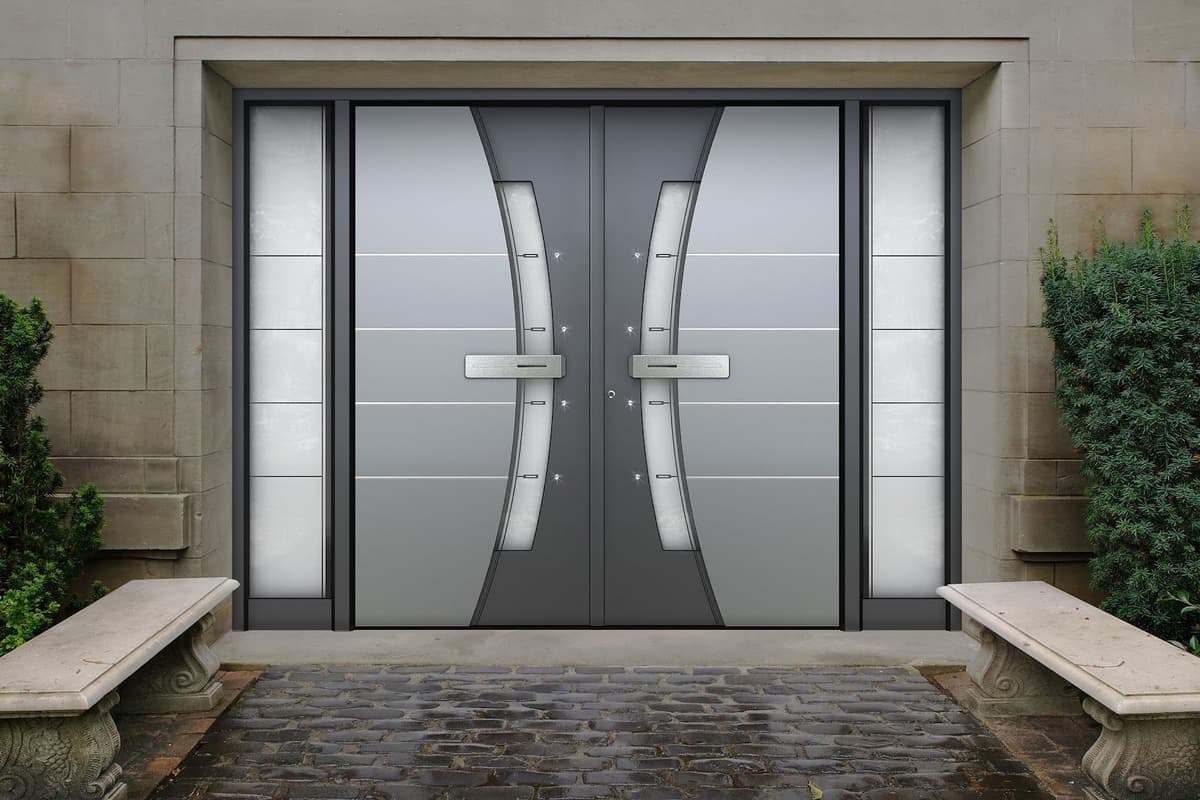How to Choose the Perfect Front Door: Complete Guide 2024